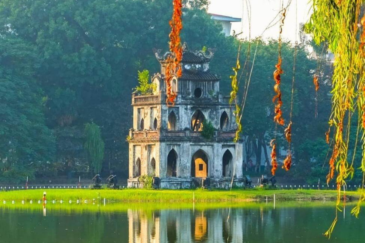 Hồ Gươm: Hồ Hoàn Kiếm.png