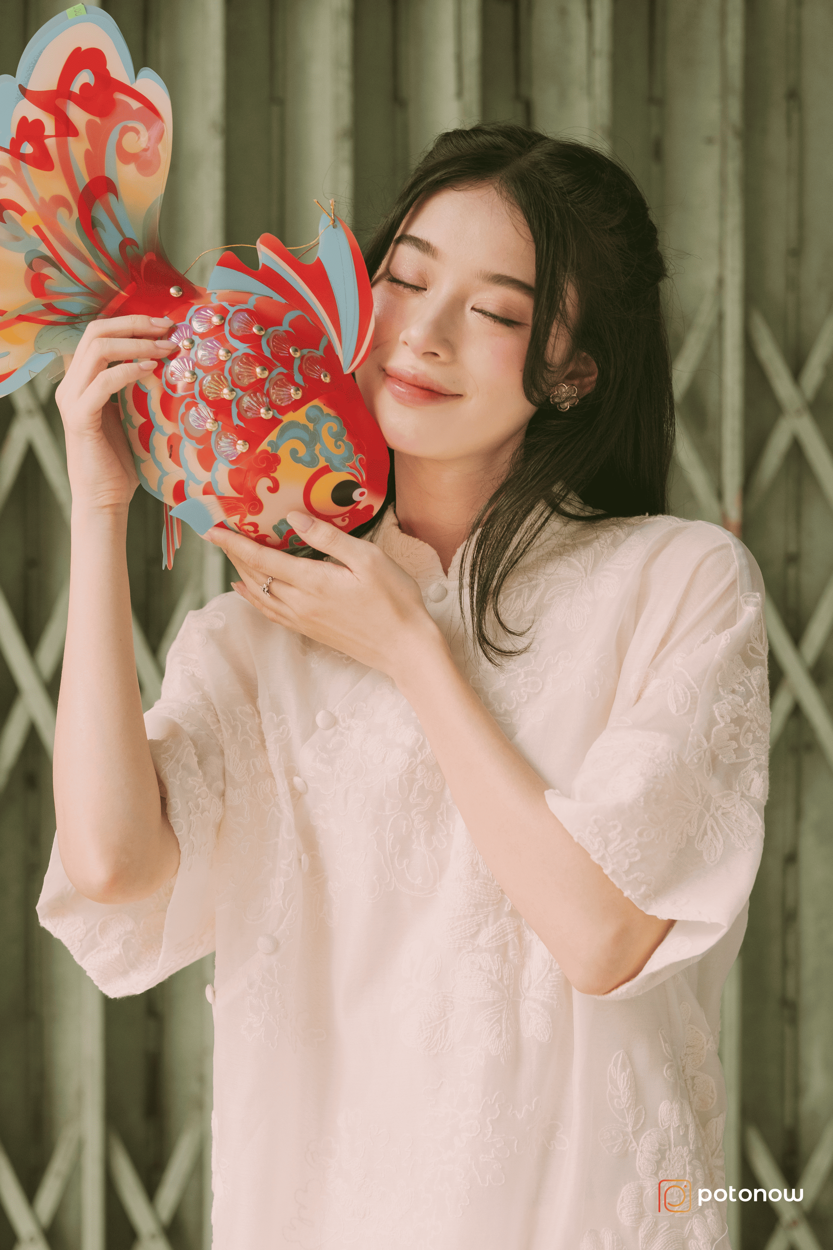 Take Photos with Props